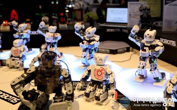 n(gu)RobotisӋ(j)ں⽨O(sh)AIC(j)ˡS(chng)