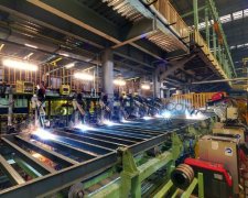 庫卡焊接機器人集裝箱焊接節氣設備